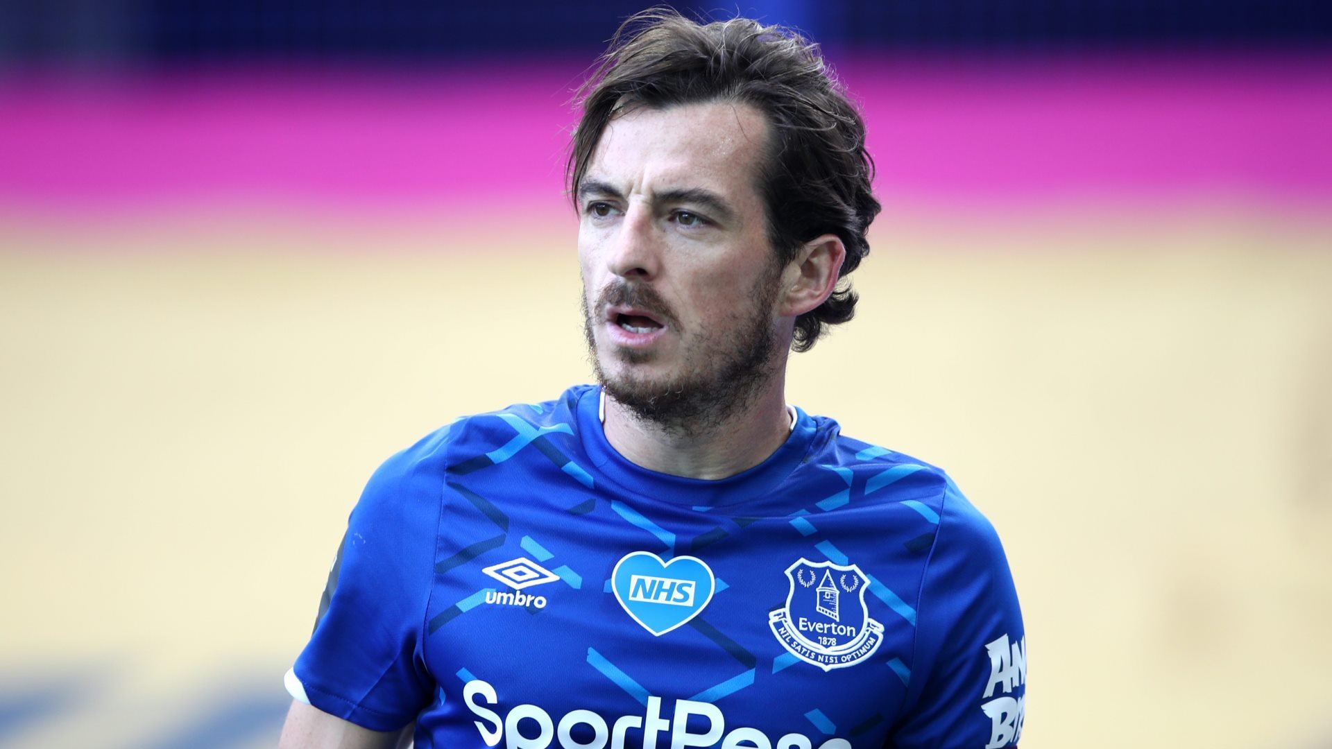 ¿Cuánto mide Leighton Baines? Leighton-baines