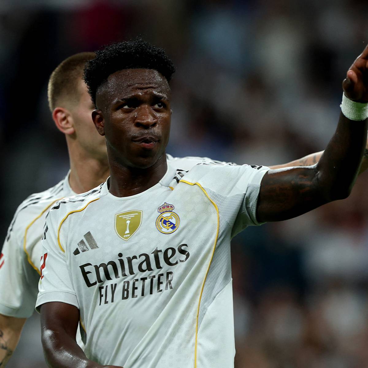 El clásico de la Premier League se disputa por Vinícius Jr