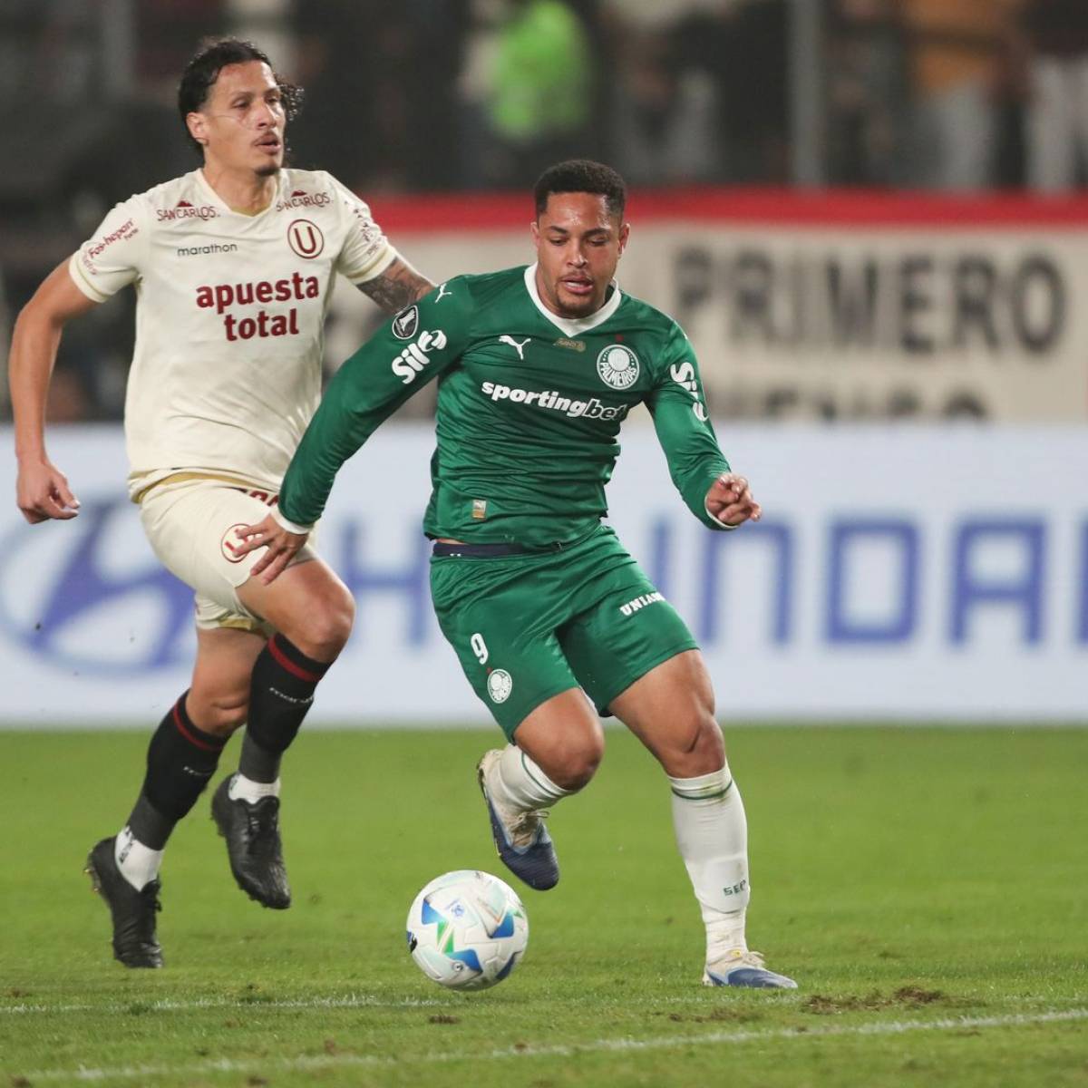 Vitor Roque vuelve a escena: el FC Barcelona se frota las manos