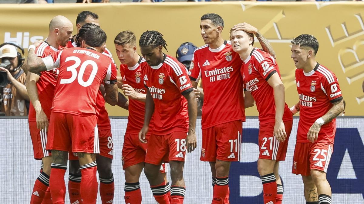 El Benfica viene con todo a por Carlos Álvarez