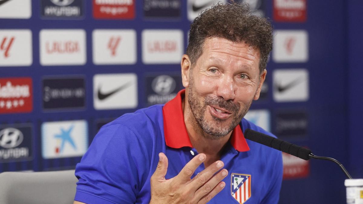 https://assets-es.imgfoot.com/media/cache/1200x675/diego-simeone202425.jpg