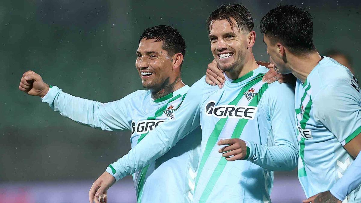 Bufanda De La Uefa Europa League Entre Real Betis Balompie Y Olympiakos