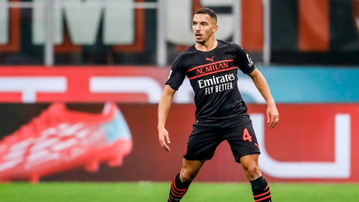 Veste AC Milan Dédicacée Par Ismaël Bennacer - Pièce Unique Pour Collectionneur