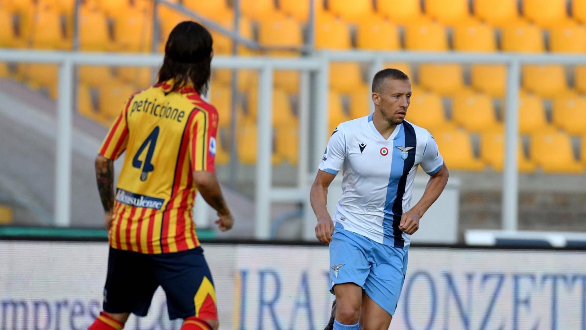 Serie A El Lecce sorprende a la Lazio Serie A El Lecce sorprende a la Lazio