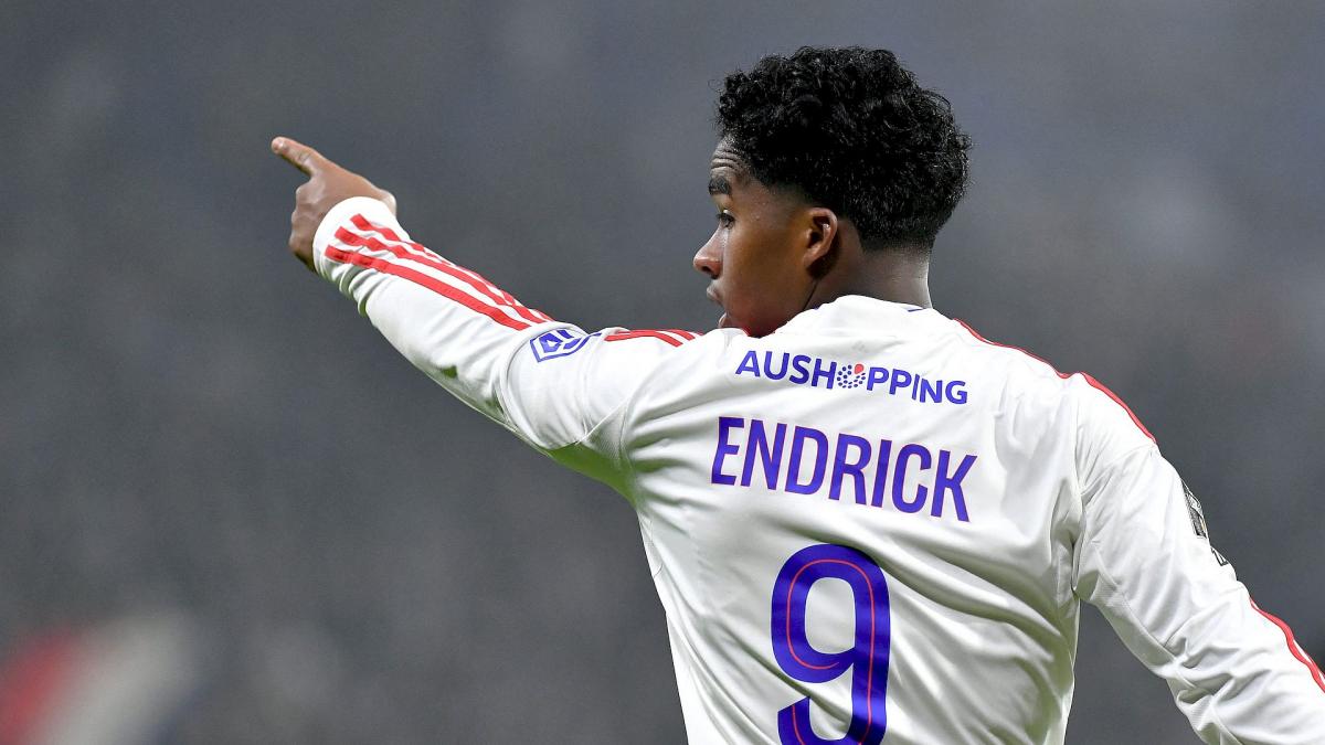 Real Madrid Transfer News: Endrick, Gonzalo García, and Potential Departures - News Directory 3