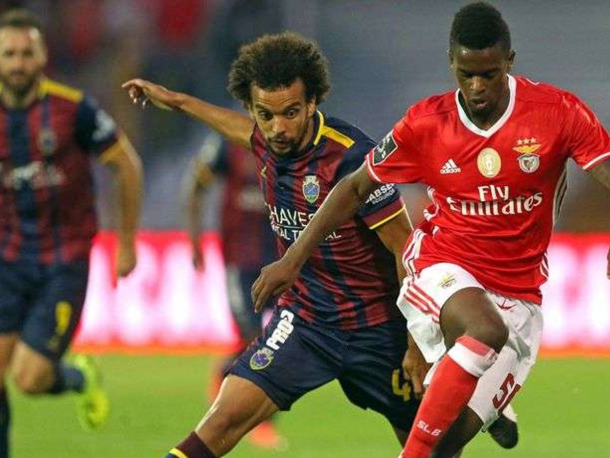 El Fc Barcelona Mantiene El Pulso Por Nelson Semedo