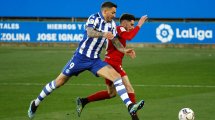 Javi Calleja zanja el dilema de Joselu en el Deportivo Alavés