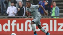 Leon Bailey desata un derbi de Manchester