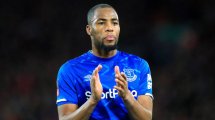 El Sevilla tiene un rival por Djibril Sidibé