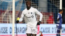 Mantienen al FC Barcelona tras la pista de Silas Wamangituka