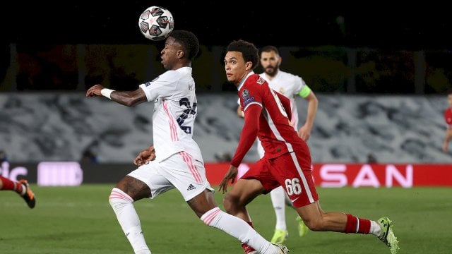 Vinicius Junior prend le meilleur sur Trent Alexander-Arnold