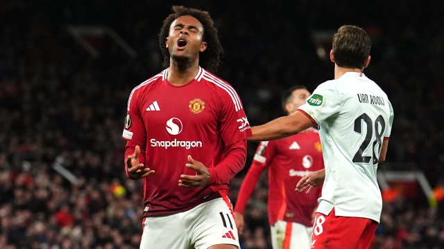 Joshua Zirkzee con el Manchester United