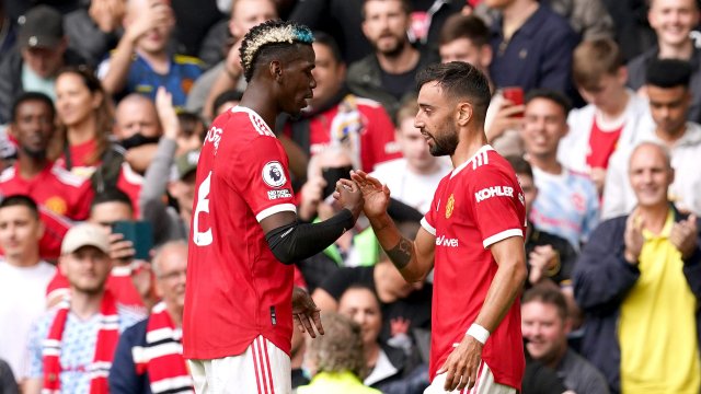 Paul Pogba y Bruno Fernandes ante el Leeds