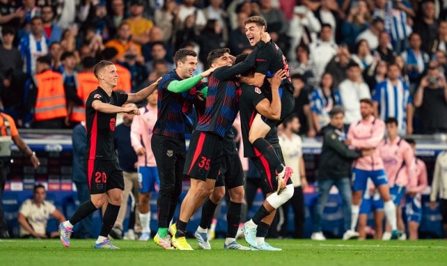 Los jugadores del FC Barcelona celebran un gol.