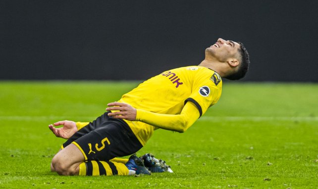 Achraf Hakimi brilla con el Borussia Dortmund.