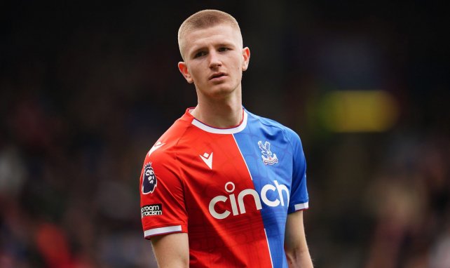 Adam Wharton con el Crystal Palace