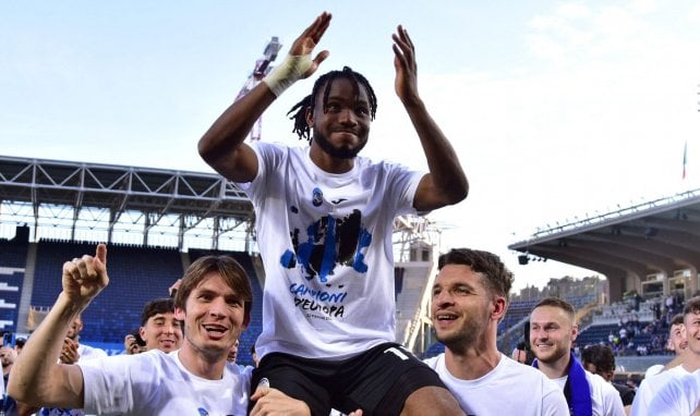 Ademola Lookman de celebración