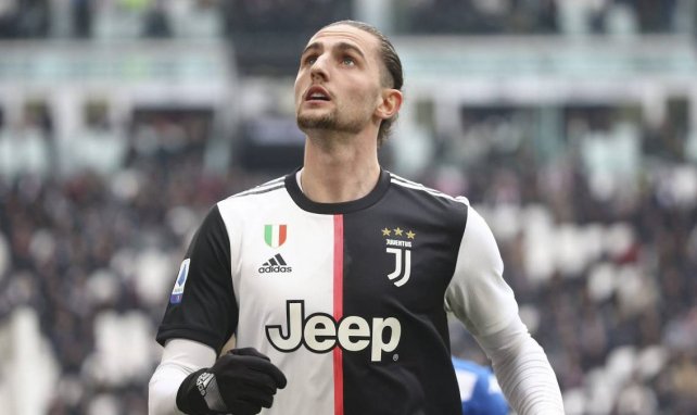 Adrien Rabiot defiende los colores de la Juventus de Turín
