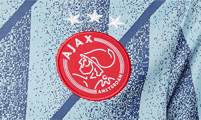 ¡La segunda camiseta del Ajax al descubierto!