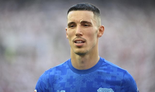 Alejandro Grimaldo se pone a tiro