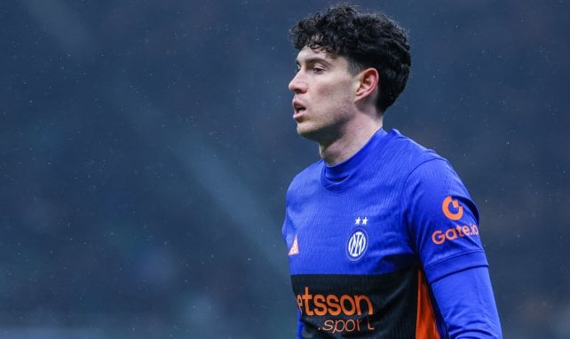 Alessandro Bastoni se acerca al FC Barcelona
