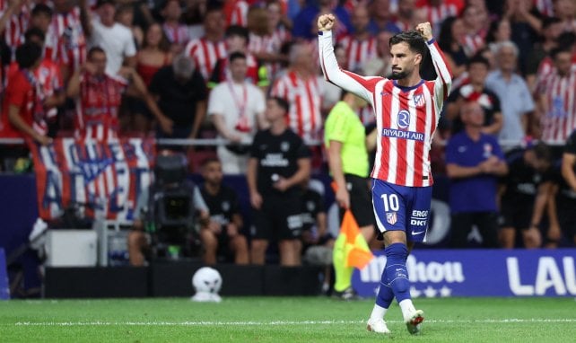 La Premier League insiste con Álex Baena