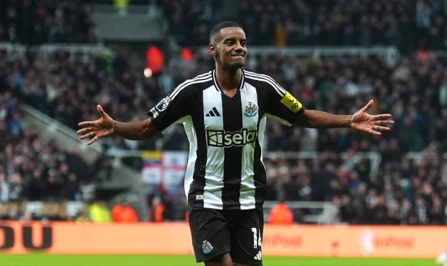 Alexander Isak con el Newcastle