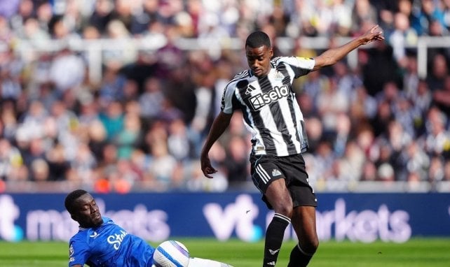 Alexander Isak con el Newcastle United.