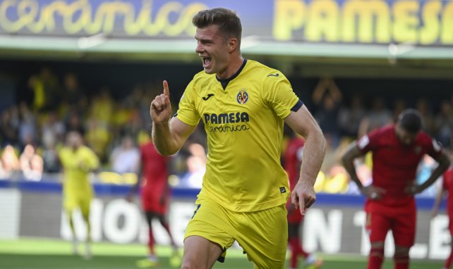 Alexander Sörloth con el Villarreal