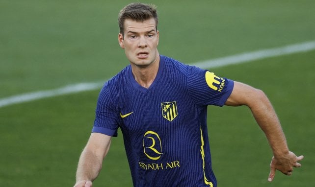 Alexander Sørloth concentrado en un partido