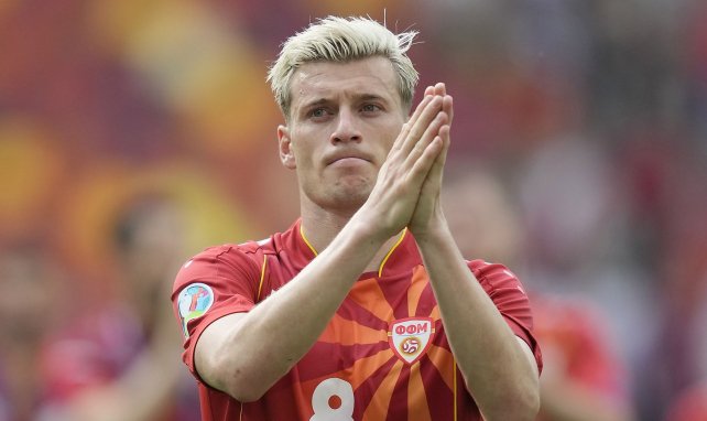 Ezgjan Alioski, en acción con Macedonia del Norte