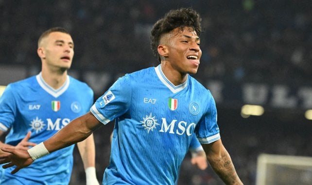 Decisión de peso del Nápoles por un ariete