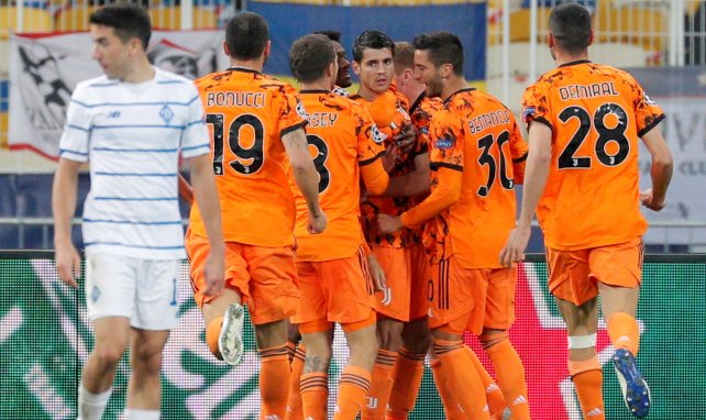 Álvaro Morata celebra un gol con sus compañeros de la Juventus
