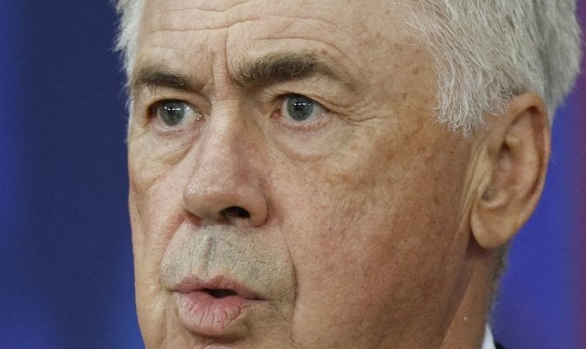 Carlo Ancelotti contempla un partido del Real Madrid