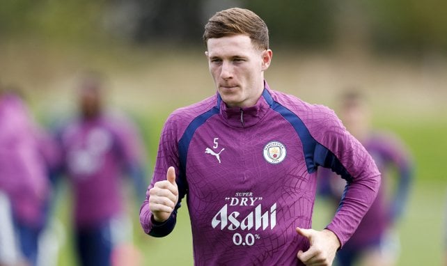 Elliot Anderson, el fenómeno del Manchester City que amenaza al PSG