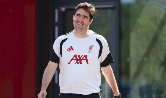 Andoni Iraloa frena una salida