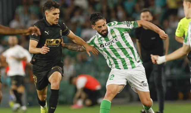 André Almeida frente a Isco
