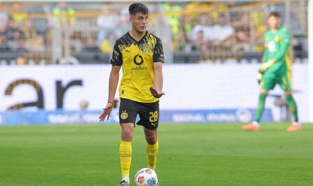 Aarón Anselmino con el BVB