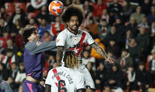 Aridane despeja el balón