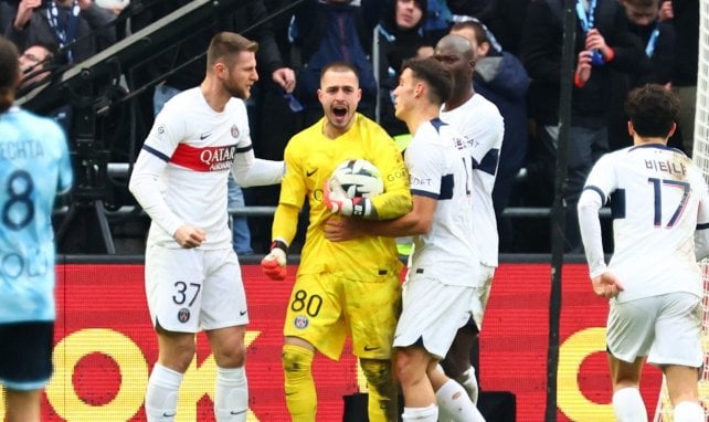 Arnau Tenas con el PSG