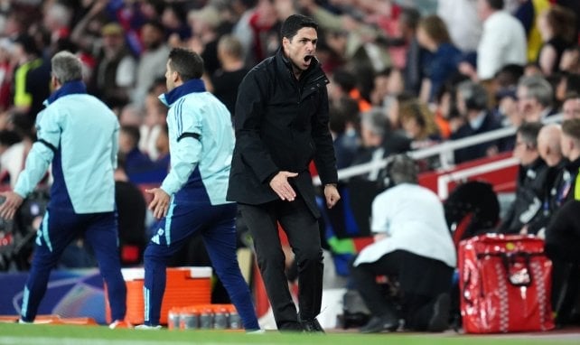 Arsenal y Barcelona pelean por una posición clave