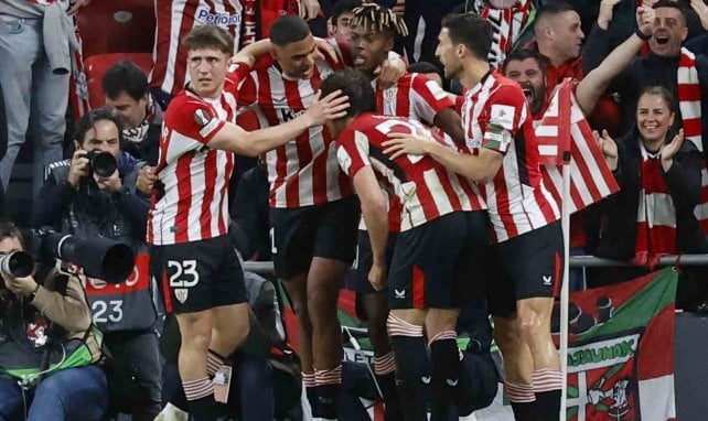 Los jugadores del Athletic Club celebran un gol