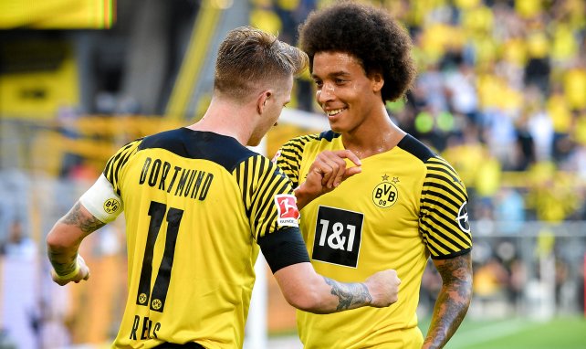 Marco Reus y Axel Witsel celebran un gol con el Borussia Dortmund