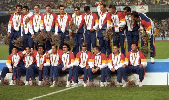 Los jugadores de la Selección Española en el podio de Barcelona 1992