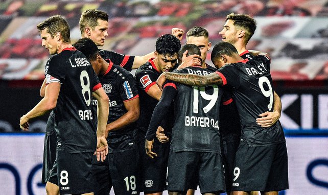 Los jugadores del Bayer Leverkusen festejan una diana