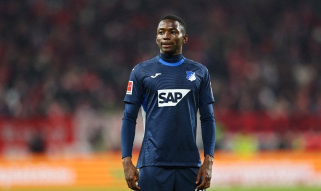 Puja en la Premier League por Bazoumana Touré