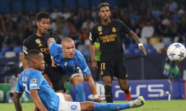 Jude Bellingham con el Real Madrid ante el Nápoles