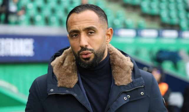Medhi Amine El Mouttaqi Benatia, con abrigo y cara circunspecta