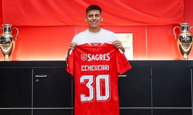Claudio Echeverri llega al Benfica