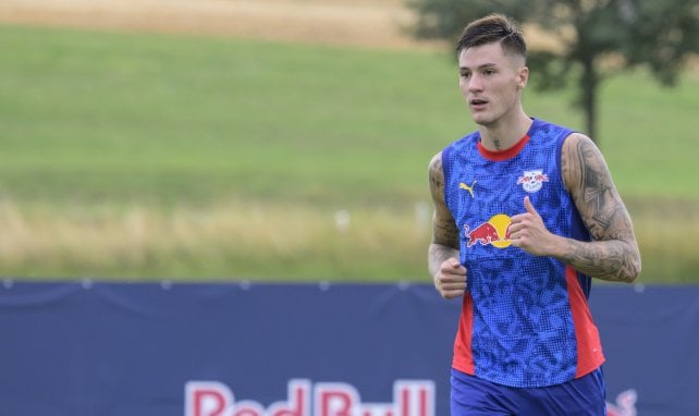 Benjamin Sesko en un entrenamiento